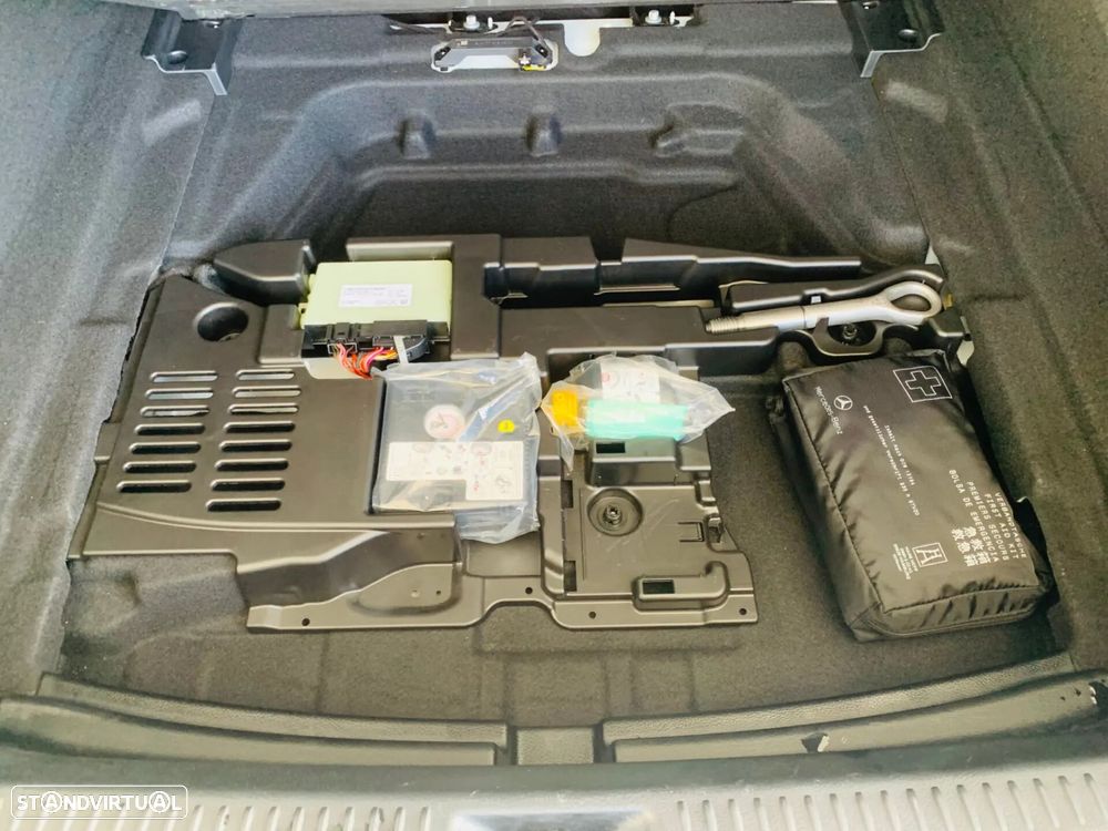 Mercedes-Benz A 180 Limousine d AMG Line - 44