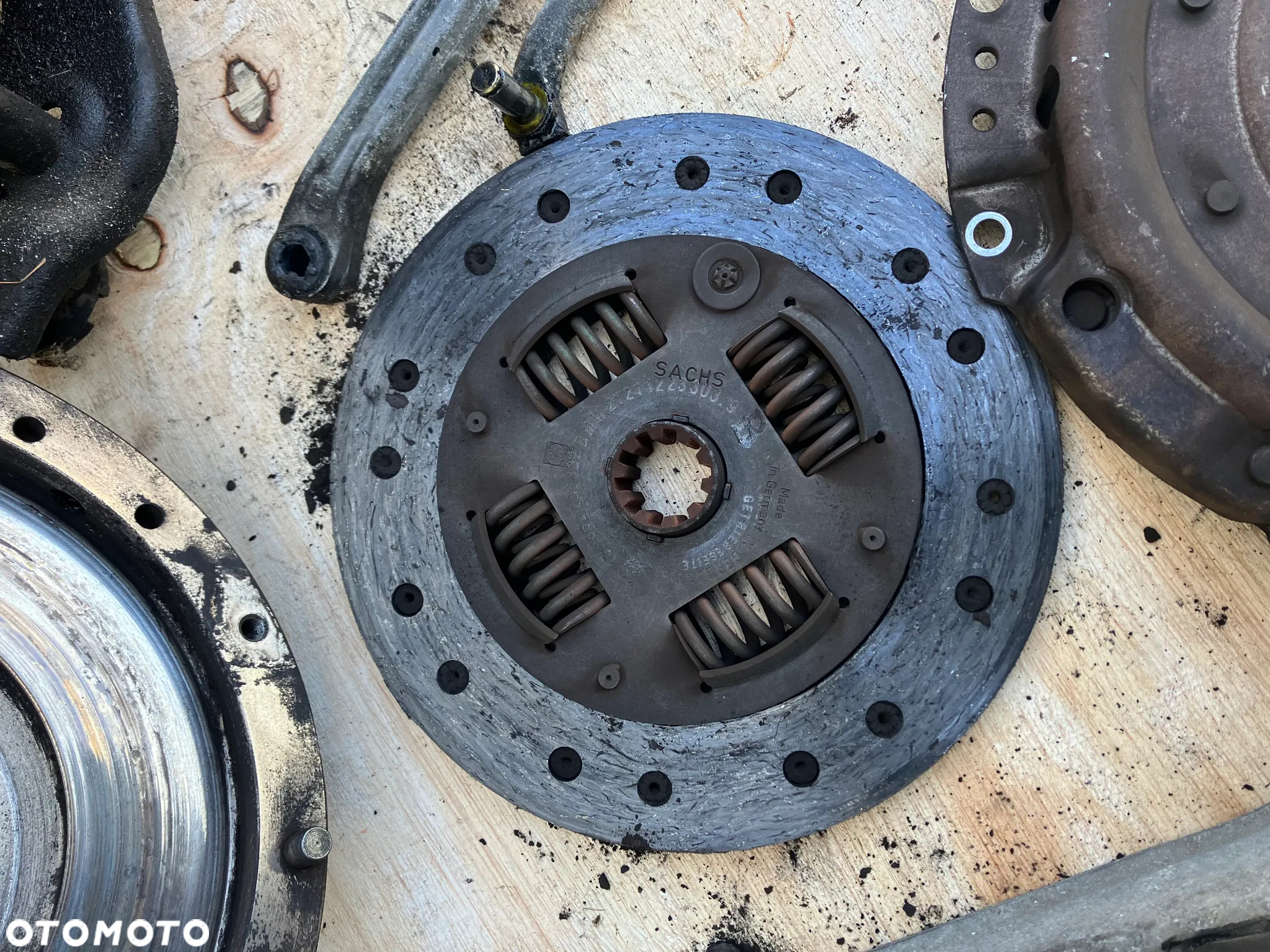 SKRZYNIA SPRZEGŁO BMW E34 M50 JEDNOMAS SZTYWNE KOŁO ZAMACHOWE M50 B20 B25 WYBIERAK ŁAPA SKRZYNI WAŁ PRZEKŁADKA AUTOMATU 1221934 1139036 1221676 - 4