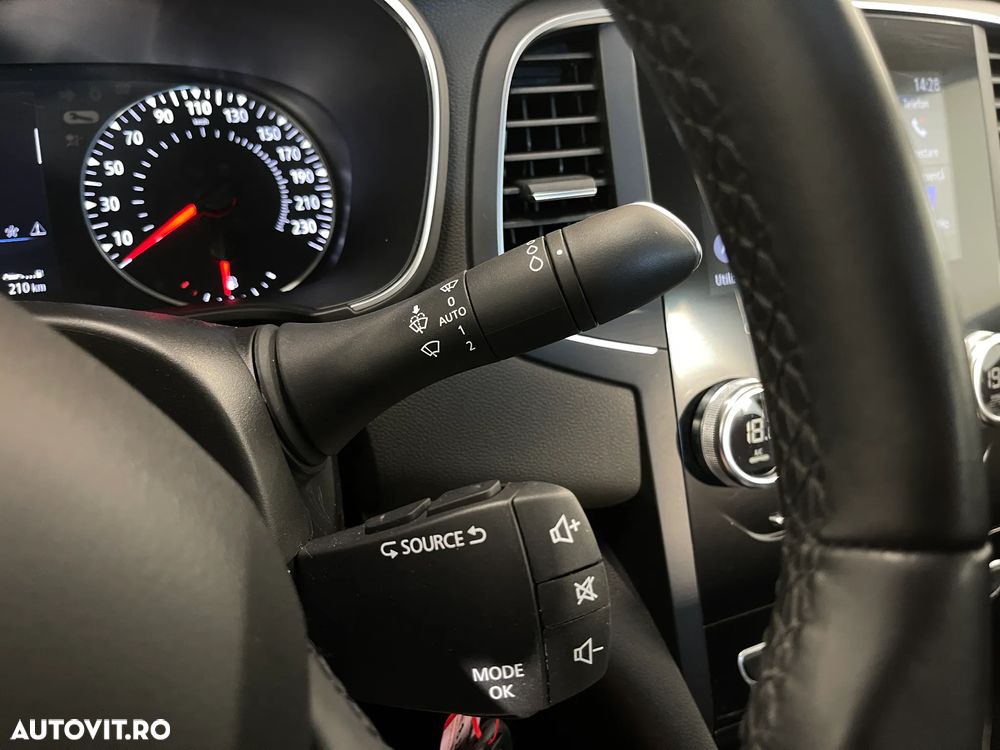 Renault Megane TCe EDC Zen - 23