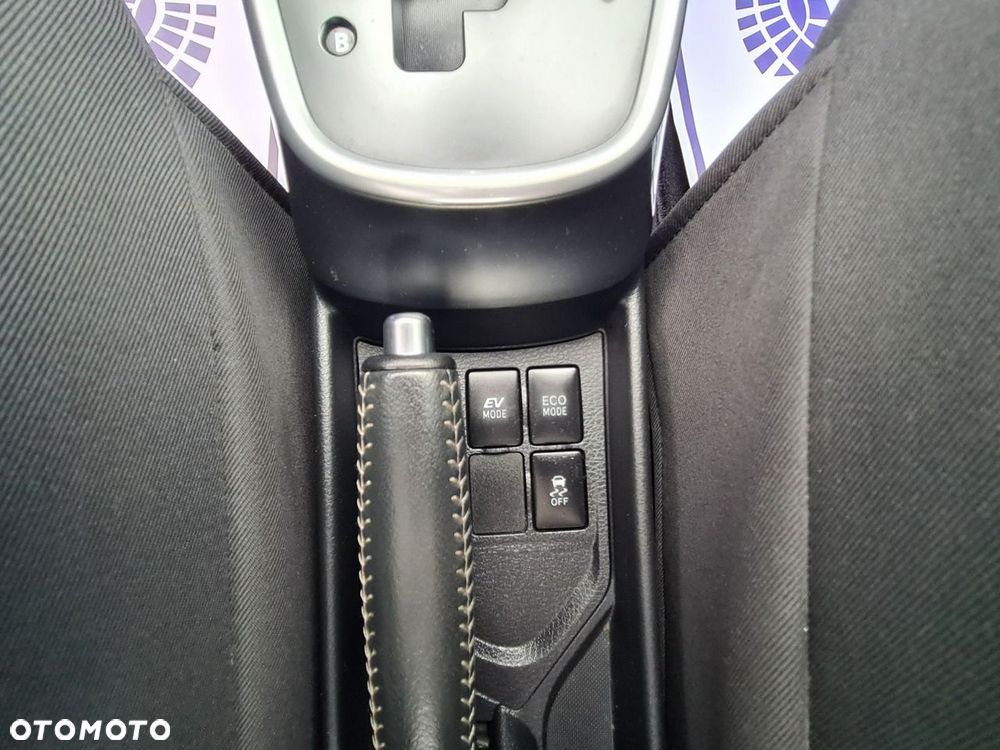 Toyota Yaris Hybrid 100 Life - 27