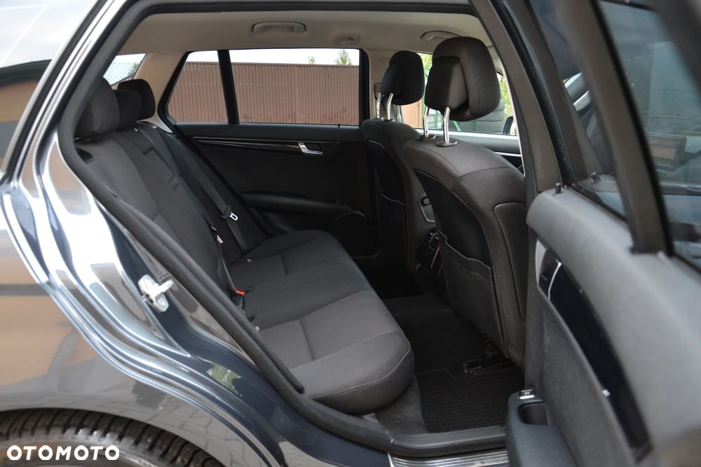 Mercedes-Benz Klasa C 200 CDI BlueEff Elegance - 31