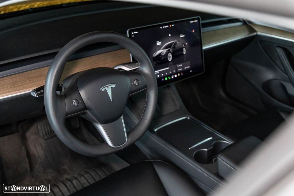 Tesla Model 3 - 21