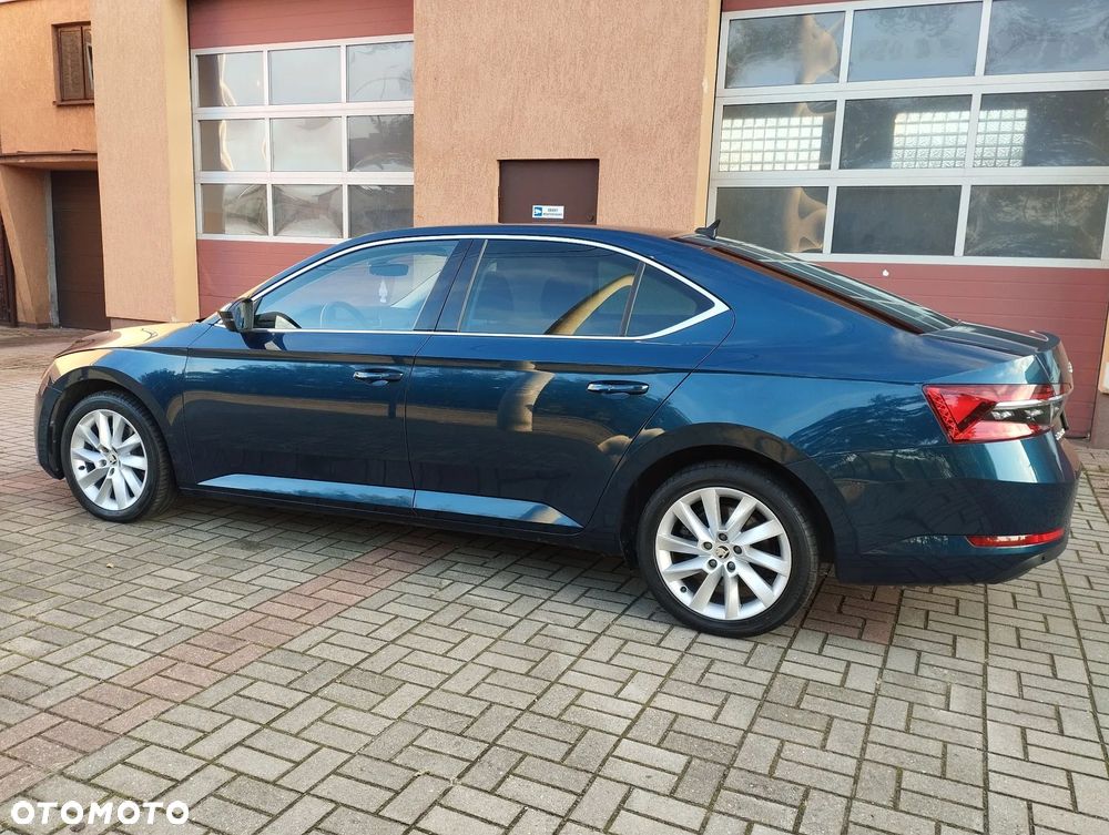 Skoda Superb 2.0 TDI SCR 4x4 Ambition DSG - 11