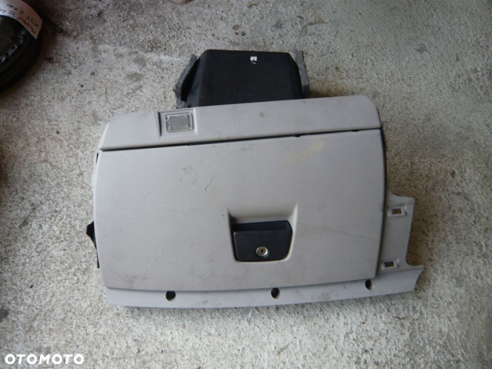 schowek deski pasażera 09491937 volvo v50 - 1