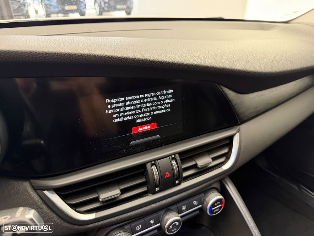 Alfa Romeo Giulia 2.2 D Super AT8 - 7