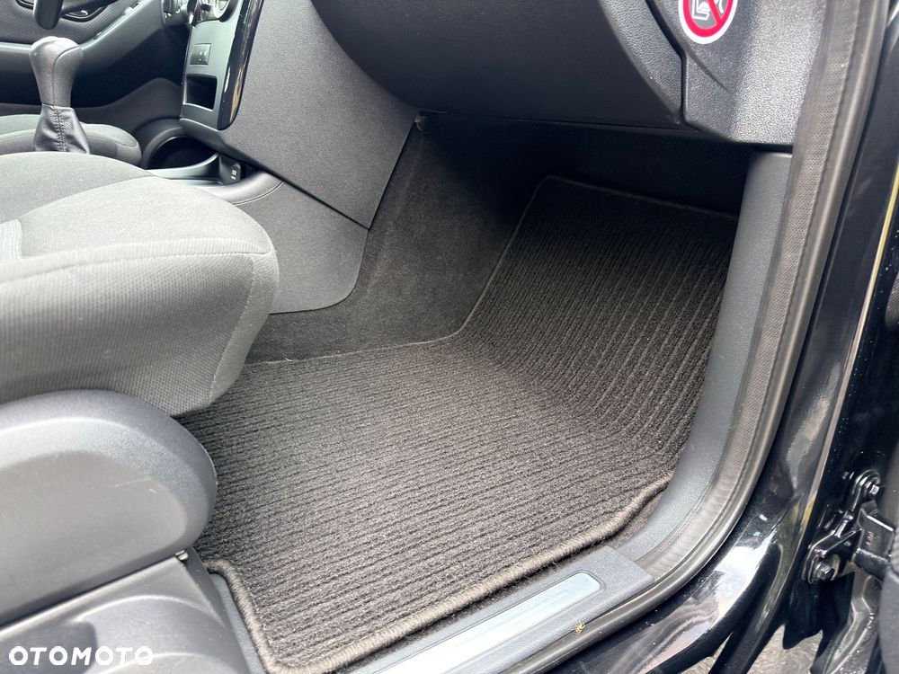 Mercedes-Benz Klasa A 160 BlueEFFICIENCY Avantgarde Special Edition - 23