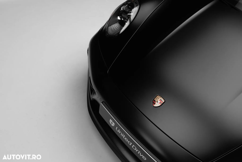 Porsche 911 4 GTS PDK - 26