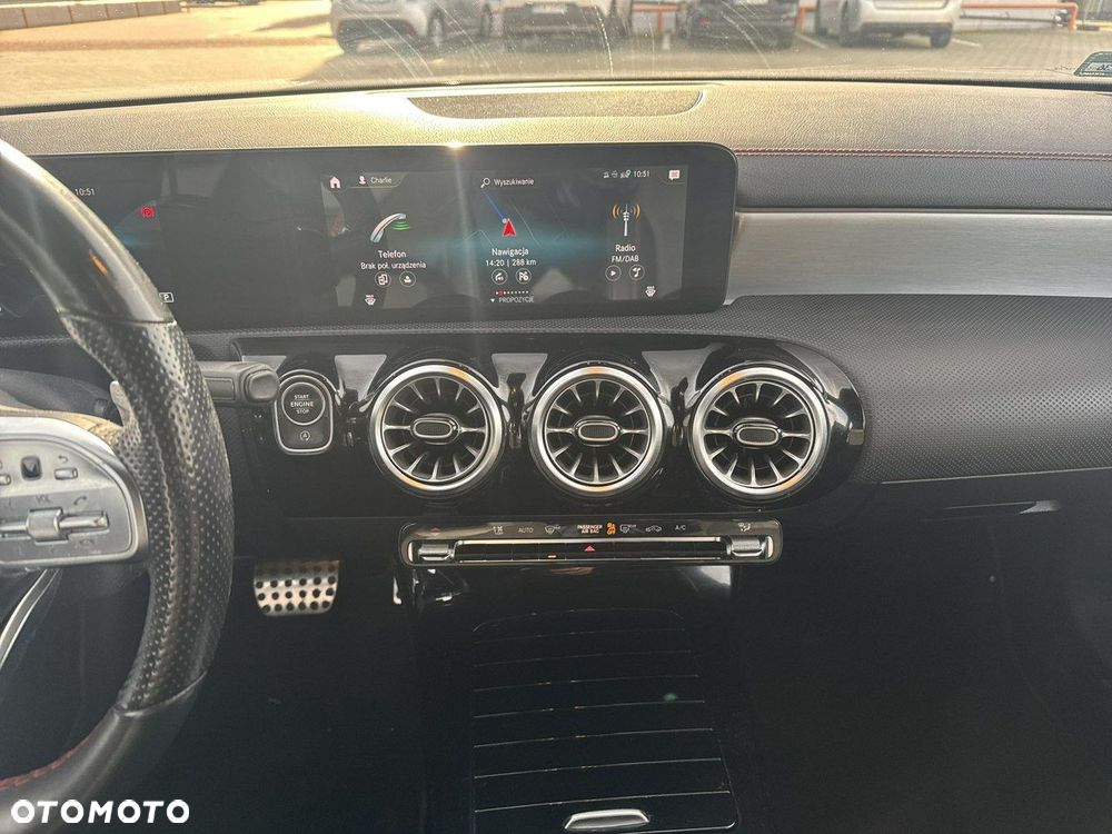 Mercedes-Benz CLA - 23