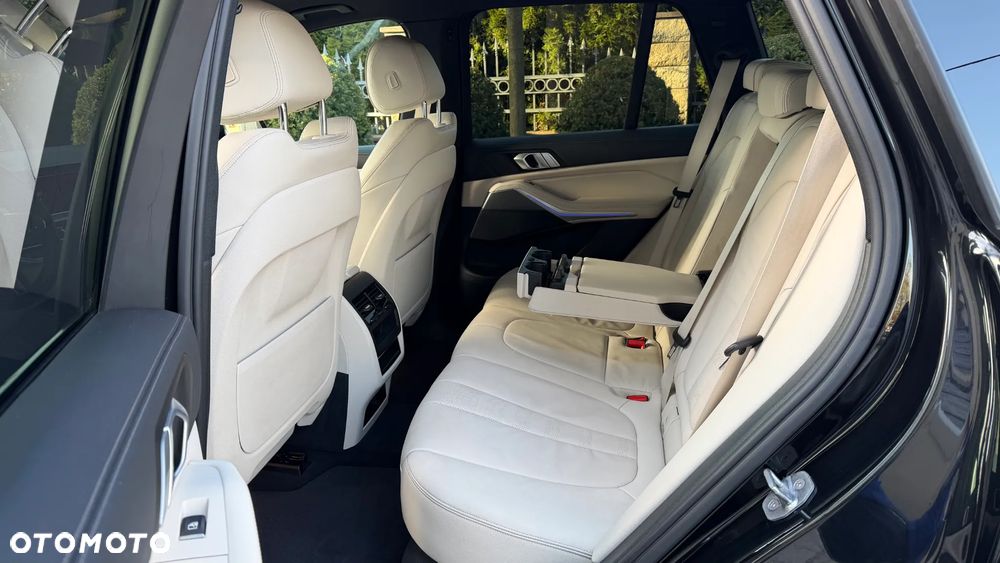 BMW X5 xDrive25d Sport-Aut - 24