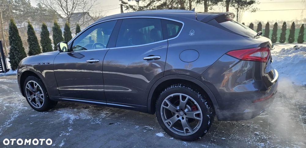 Maserati Levante Q4 Executive - 7