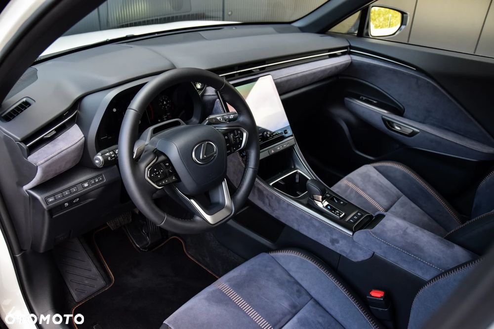 Lexus LBX 1.5 Hybrid Cool AWD - 3