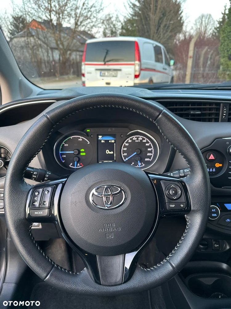 Toyota Yaris Hybrid 100 Premium - 14