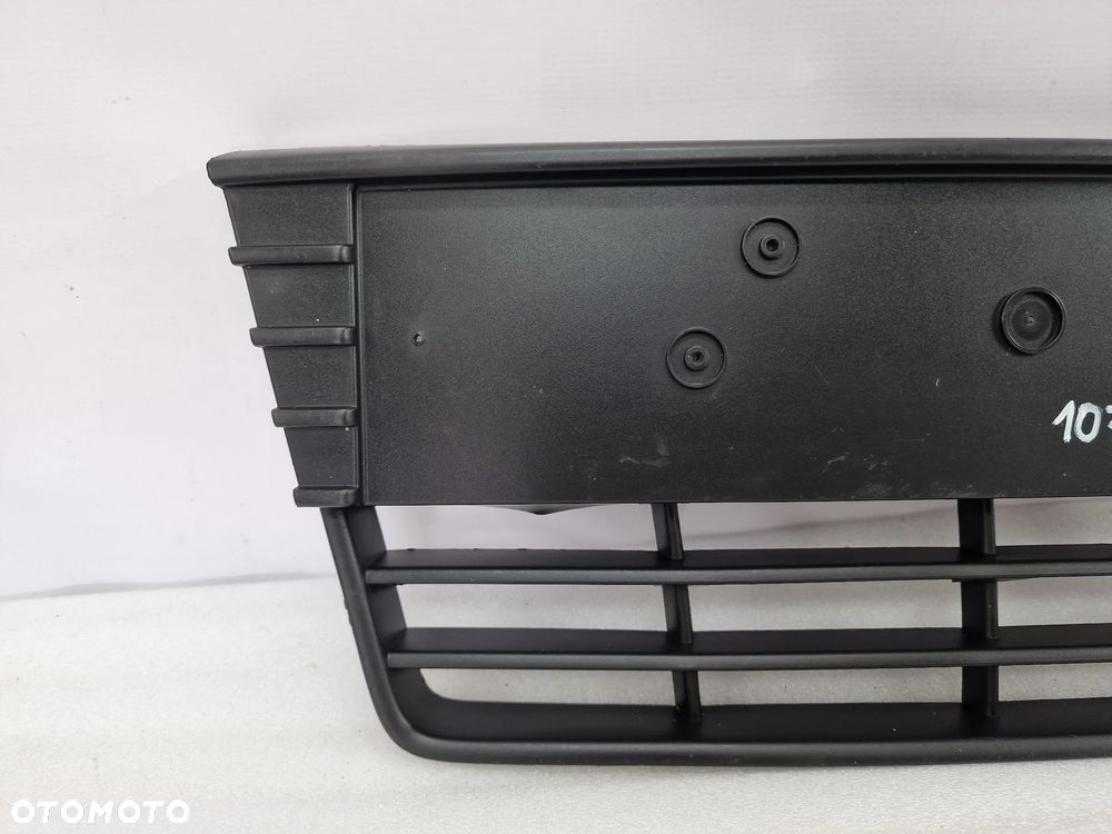FORD FOCUS MK3 10- KRATKA ŚRODKOWA ZDERZAKA PRZEDNIEGO PRZÓD MATOWA , NR BM51-17K945A , NR AUKCJI KR107 - 2