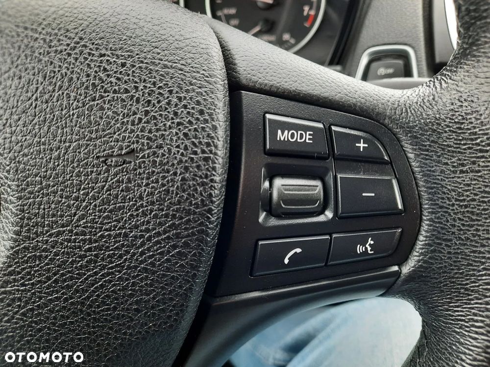 BMW Seria 1 118i - 28