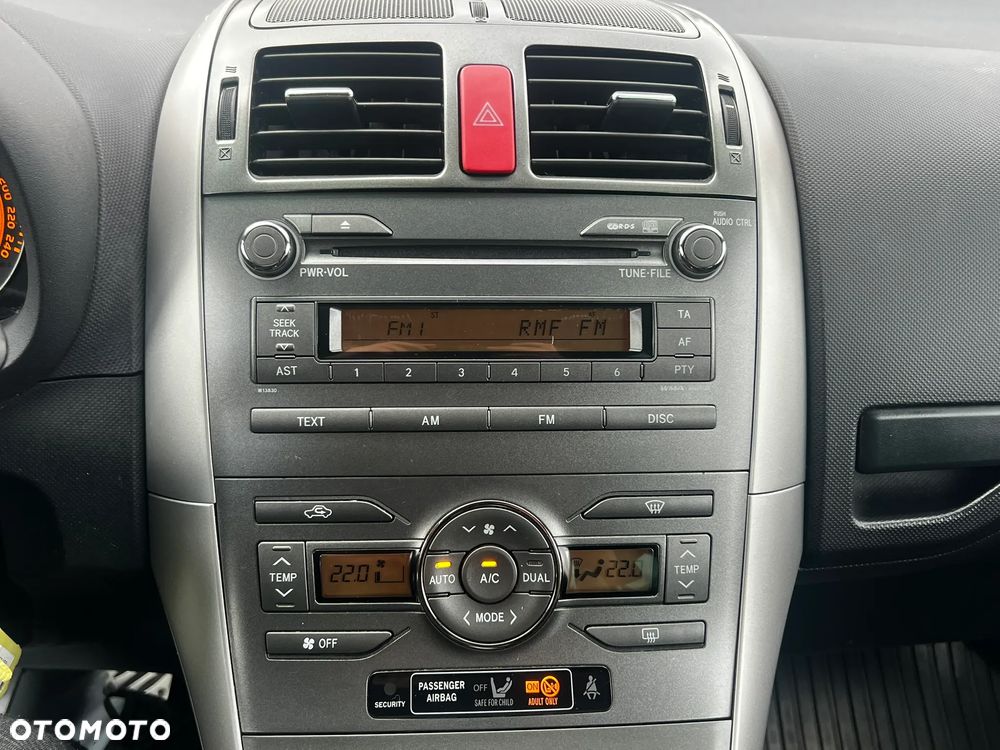 Toyota Auris 1.6 Executive - 18