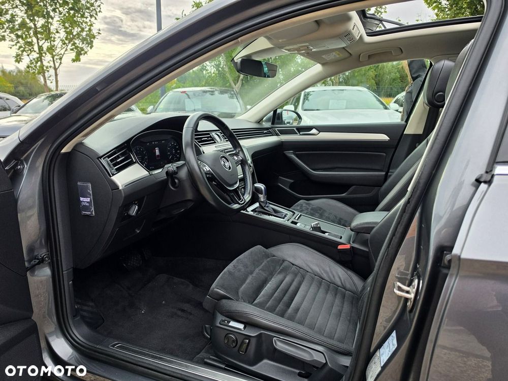 Volkswagen Passat - 36
