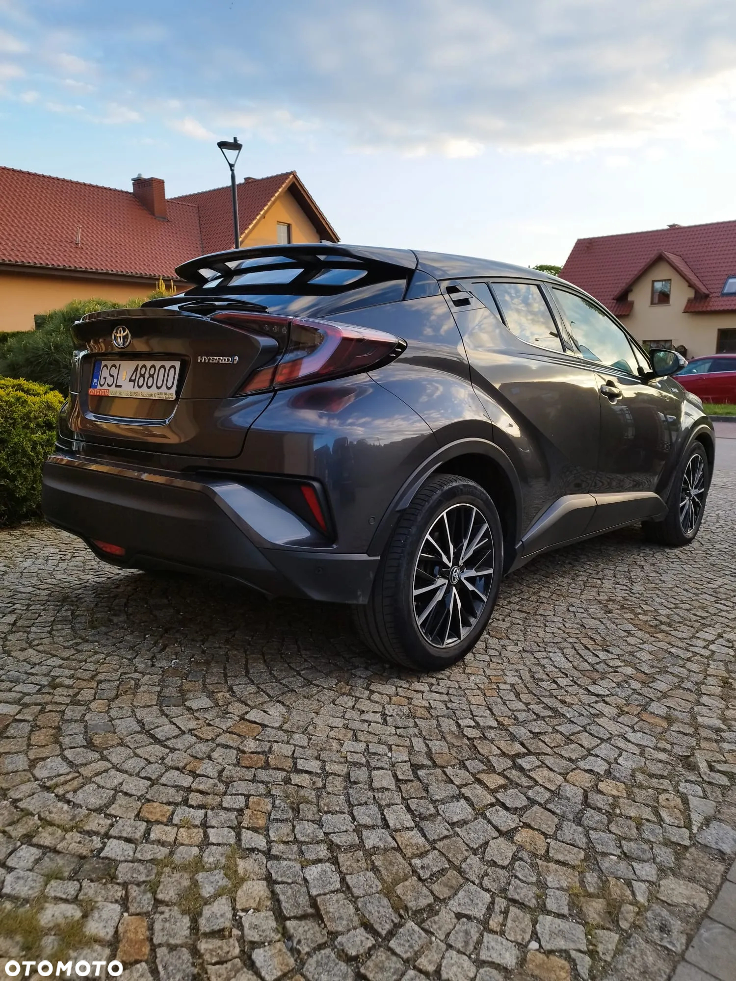 Toyota C-HR 1.8 Hybrid Prestige - 4