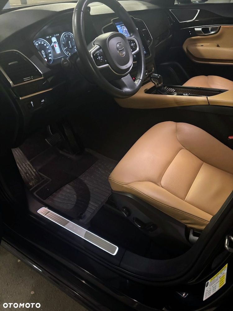 Volvo XC 90 T6 AWD Geartronic Momentum - 25
