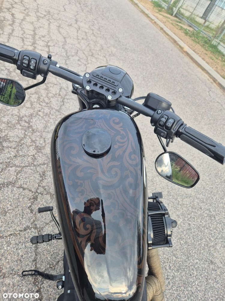 Harley-Davidson Sportster Iron 883 - 17
