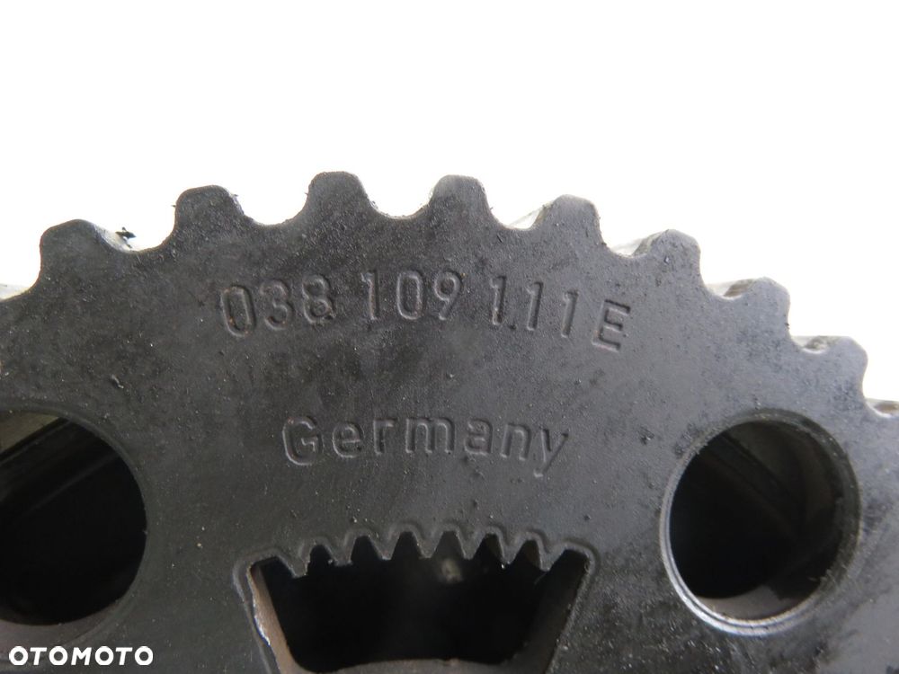 WAŁEK ROZRZĄDU AUDI A4 B6 1.9 TDI AWX 038109111E 038109239 - 2