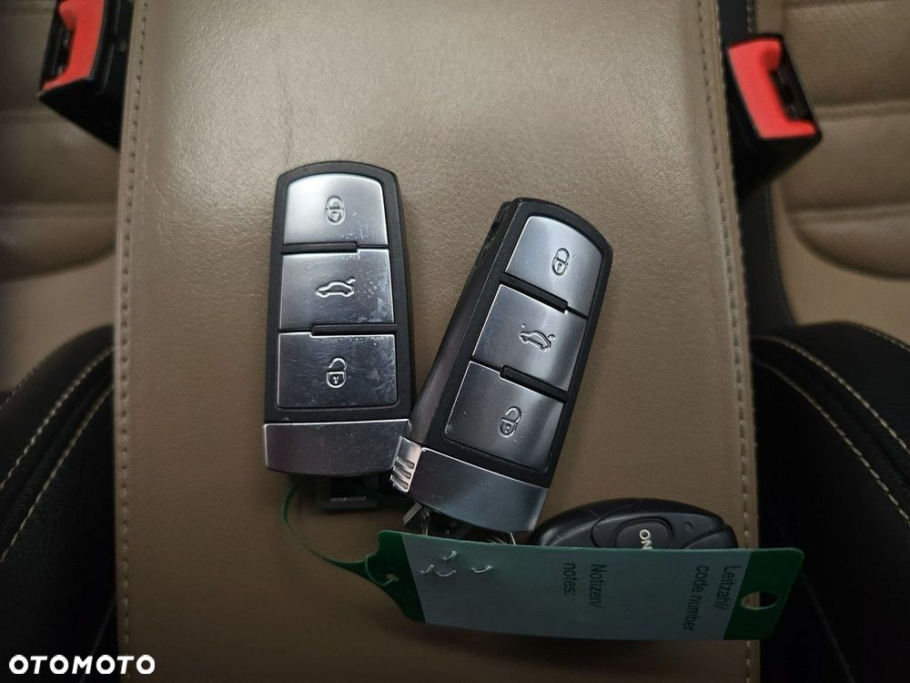 Volkswagen Passat CC - 16