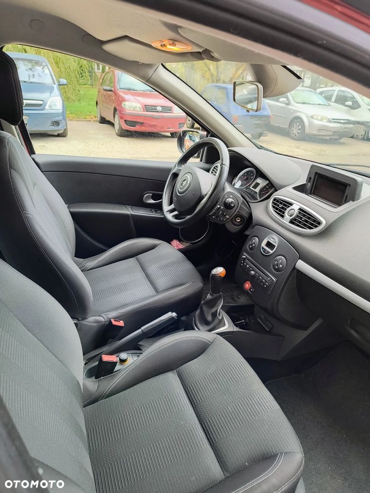 Renault Clio - 14