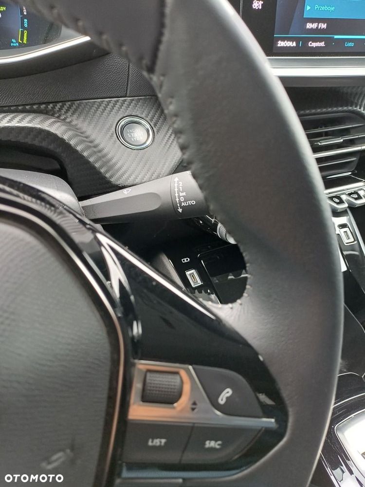 Peugeot 208 - 24
