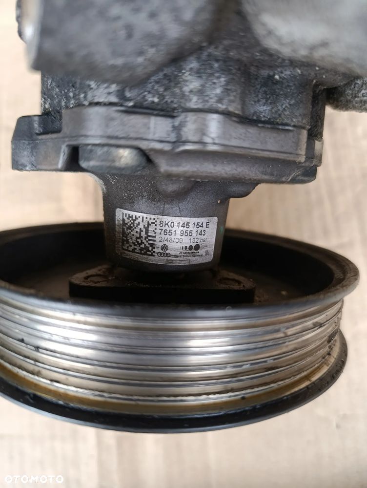 AUDI A4 B8 2.7 TDI POMPA WSPOMAGANIA 8K0145154E - 2