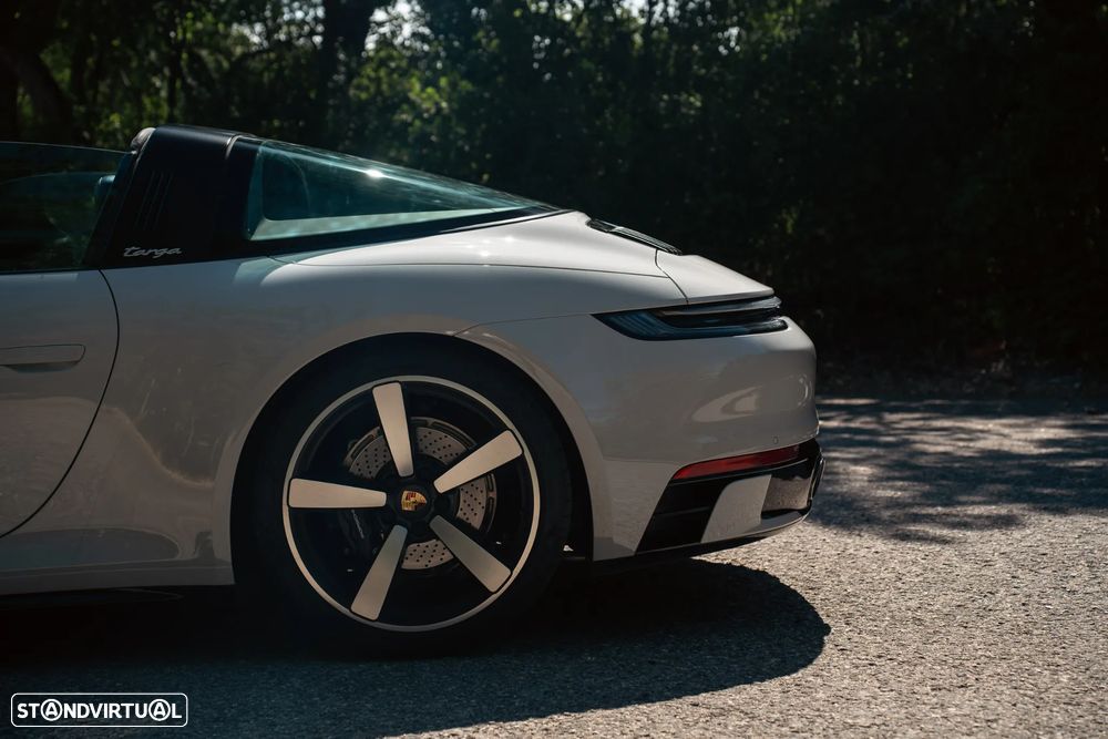 Porsche 911 (992) - 22