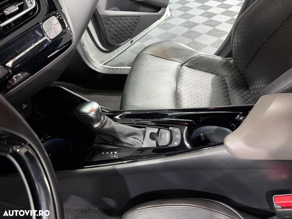 Toyota C-HR 2.0 HSD 184 CP 4x2 CVT Classy - 15