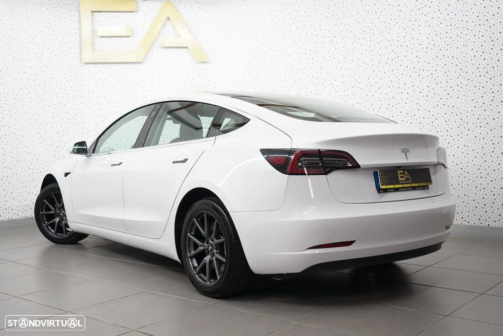 Tesla Model 3 Standard Range Plus RWD - 4