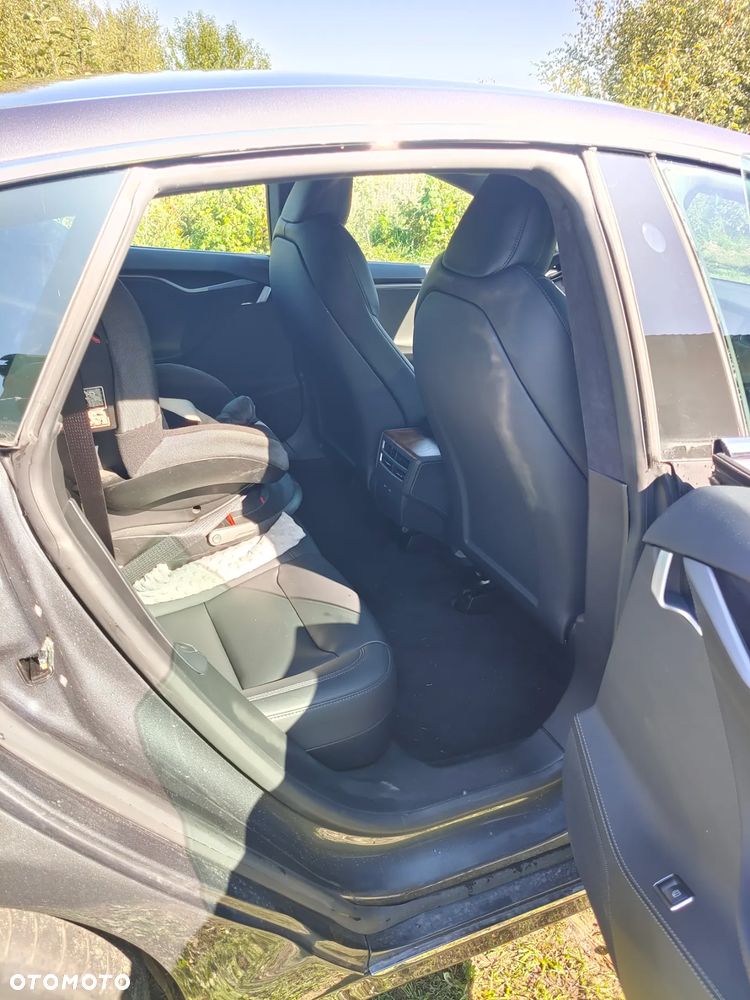 Tesla Model S - 22