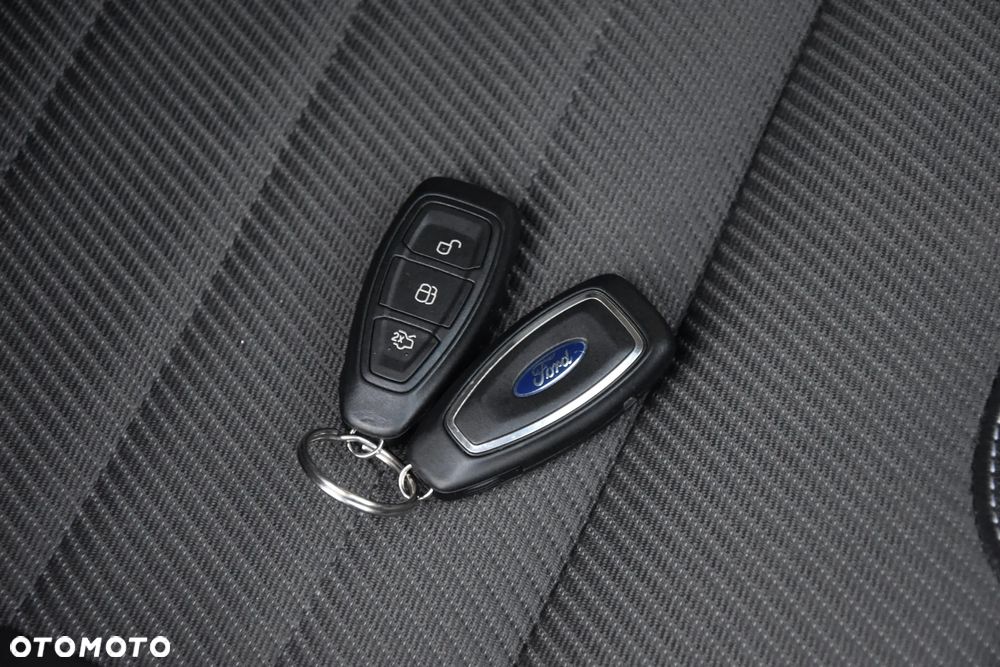 Ford Kuga 2.0 TDCi AWD Titanium - 41