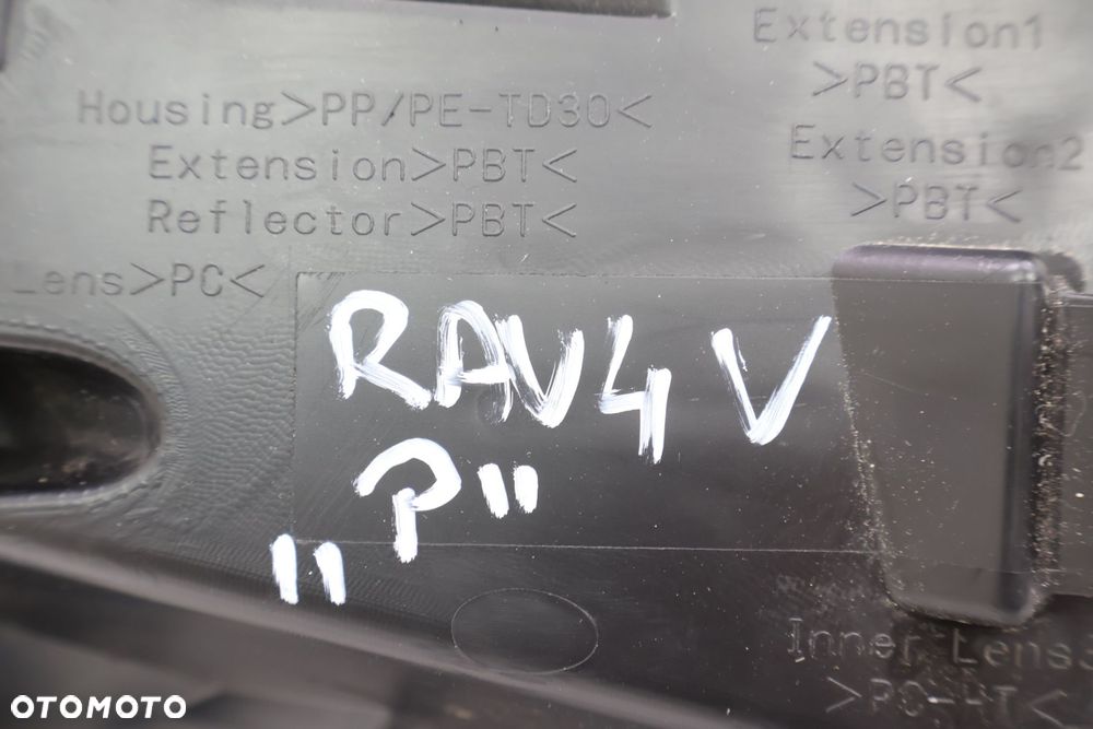 TOYOTA RAV4 V LAMPA PRAWA PRZÓD - 11