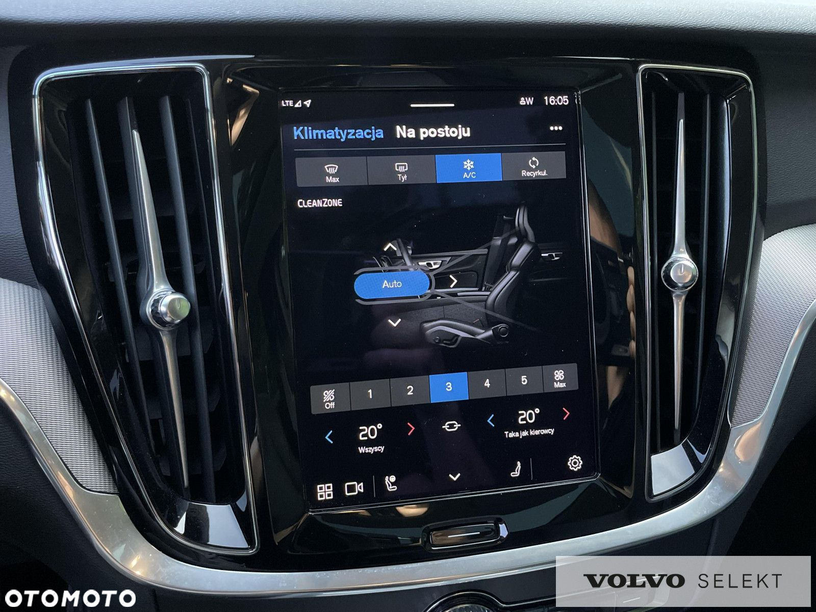 Volvo V60 Cross Country - 14