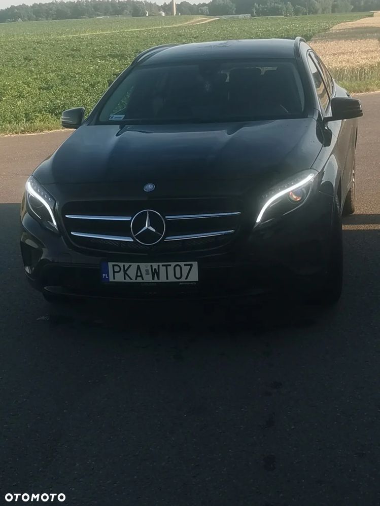 Mercedes-Benz GLA 180 - 11