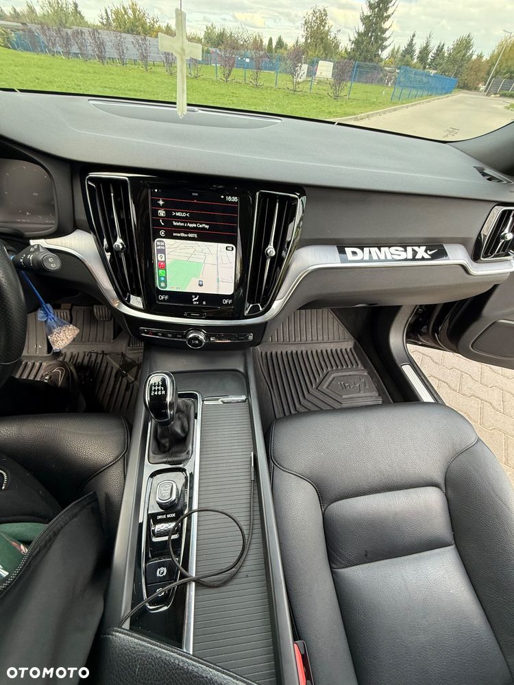 Volvo V60 D3 Momentum Pro - 17