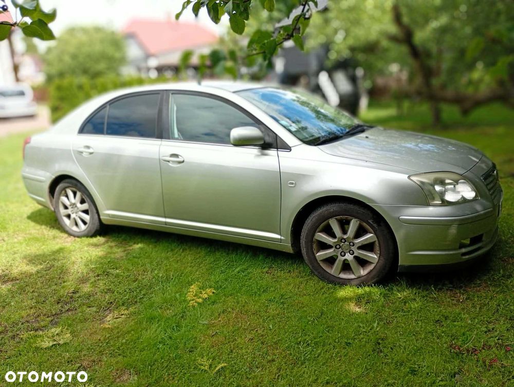 Toyota Avensis - 4