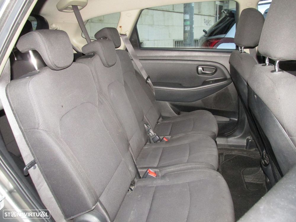 Kia Carens 1.7 CRDi ISG TX - 13