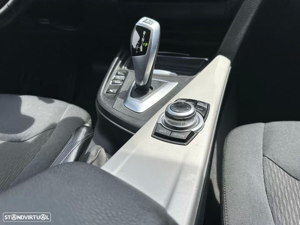 BMW 318 d Aut. Sport Line - 55
