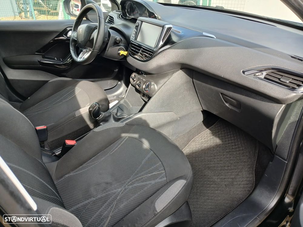 Peugeot 208 1.2 VTi Active - 24