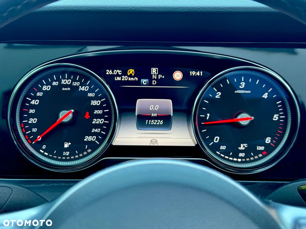 Mercedes-Benz Klasa E 220 d 9G-TRONIC - 31