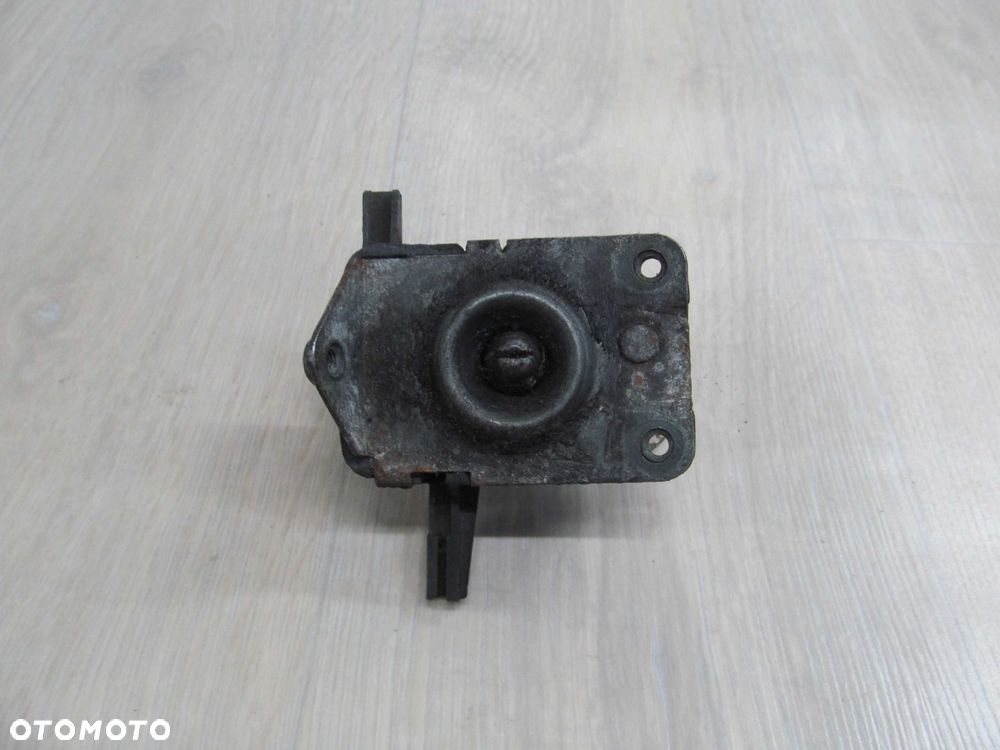 BMW 3 E36 90-98 ZAMEK RYGILE MASKI - 1