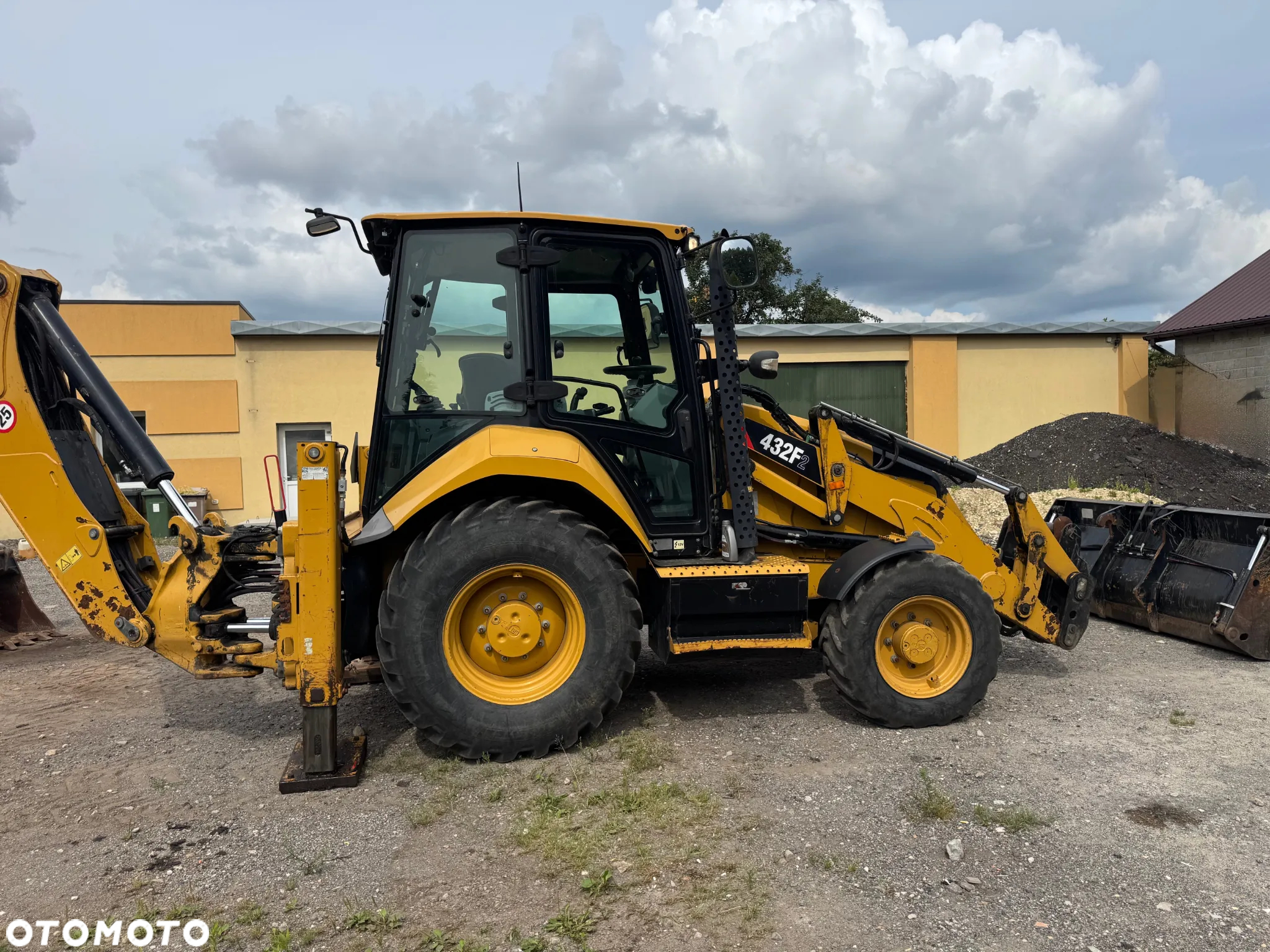 Caterpillar 432F2 - 12