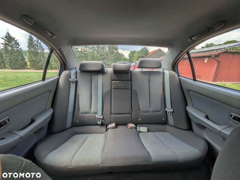 Hyundai Elantra 1.6 Comfort - 17