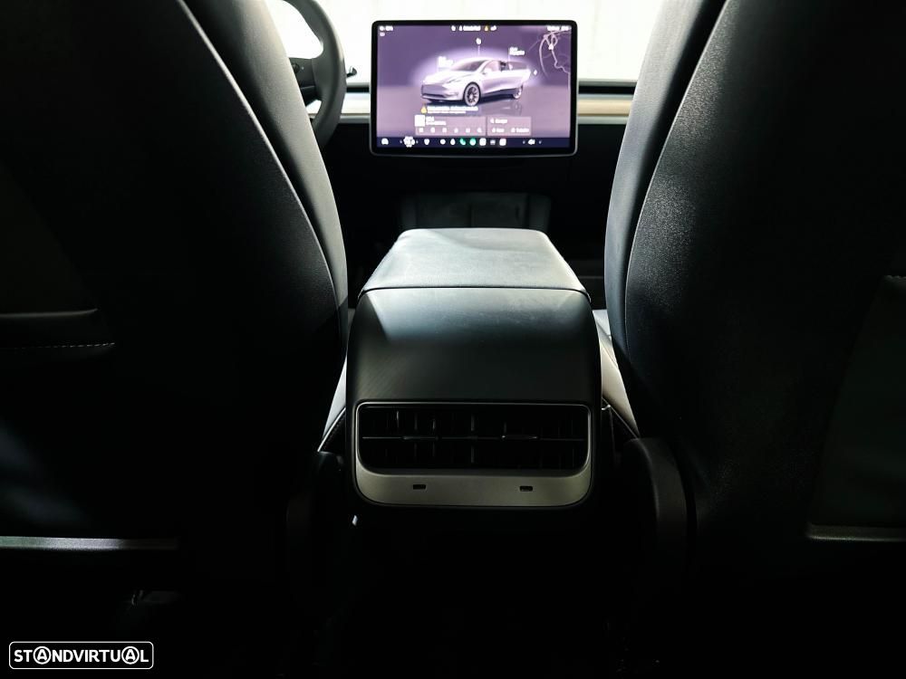 Tesla Model Y Long Range Dual Motor AWD - 25
