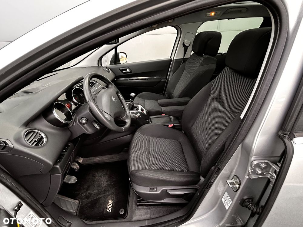 Peugeot 5008 HDI FAP 150 Family Plus - 24