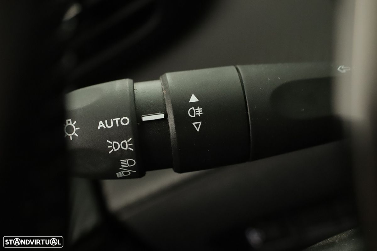Peugeot 2008 1.2 PureTech Allure - 17