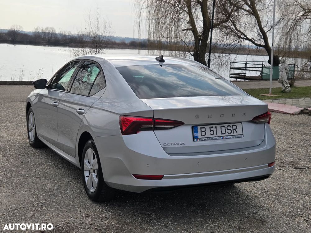 Skoda Octavia 2.0 TDI DSG Style - 3