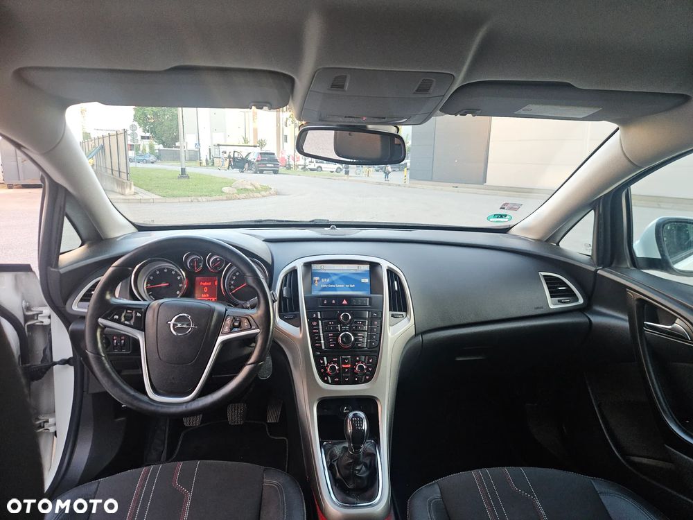 Opel Astra 1.4 Turbo - 26
